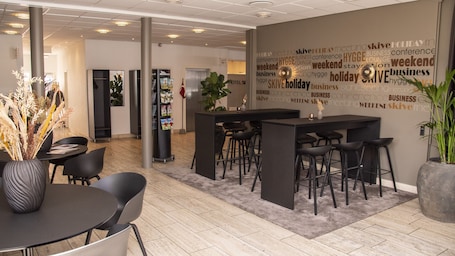 Lobby sitting area. Hotel Skivehus