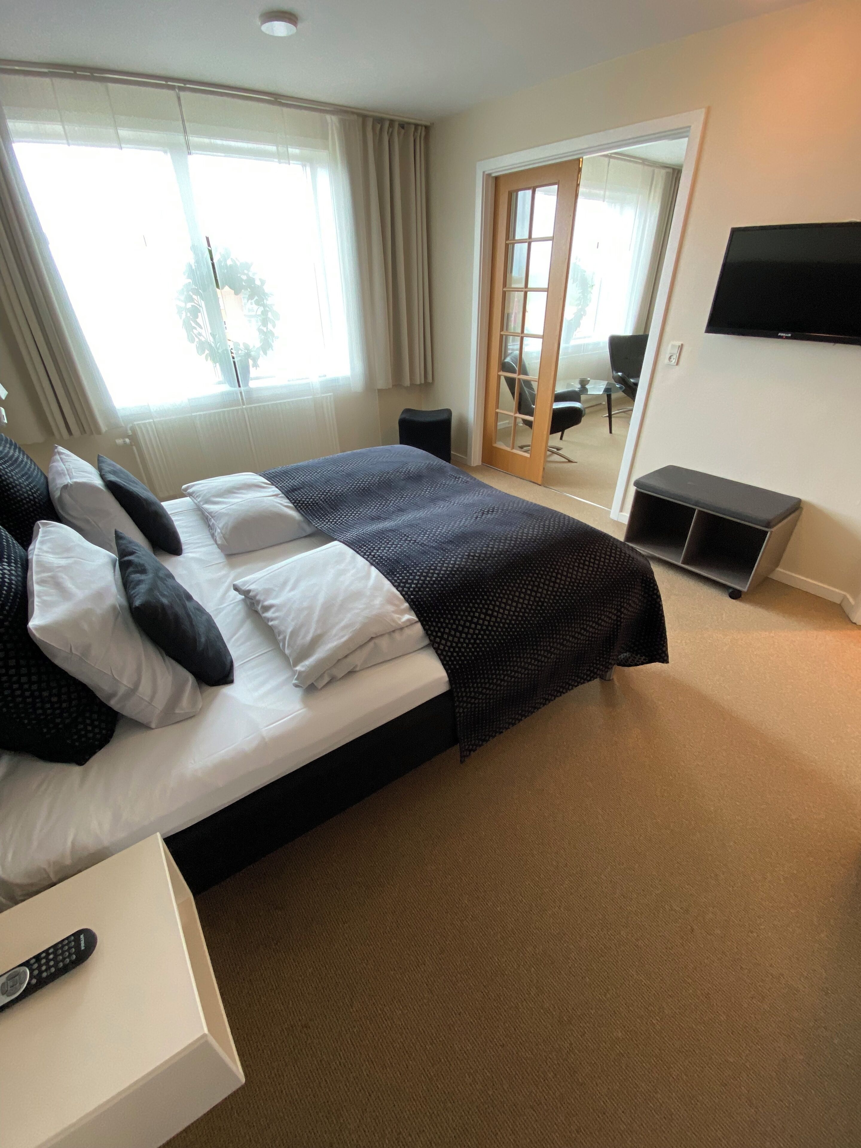 Suite - 1 dobbeltseng | 1 soveværelse, premium-sengetøj, dundyner, skrivebord