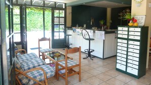 Reception - Mayflower Apartment & Studios (Corfu)