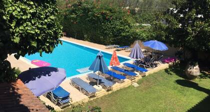 Mayflower Apartment & Studios