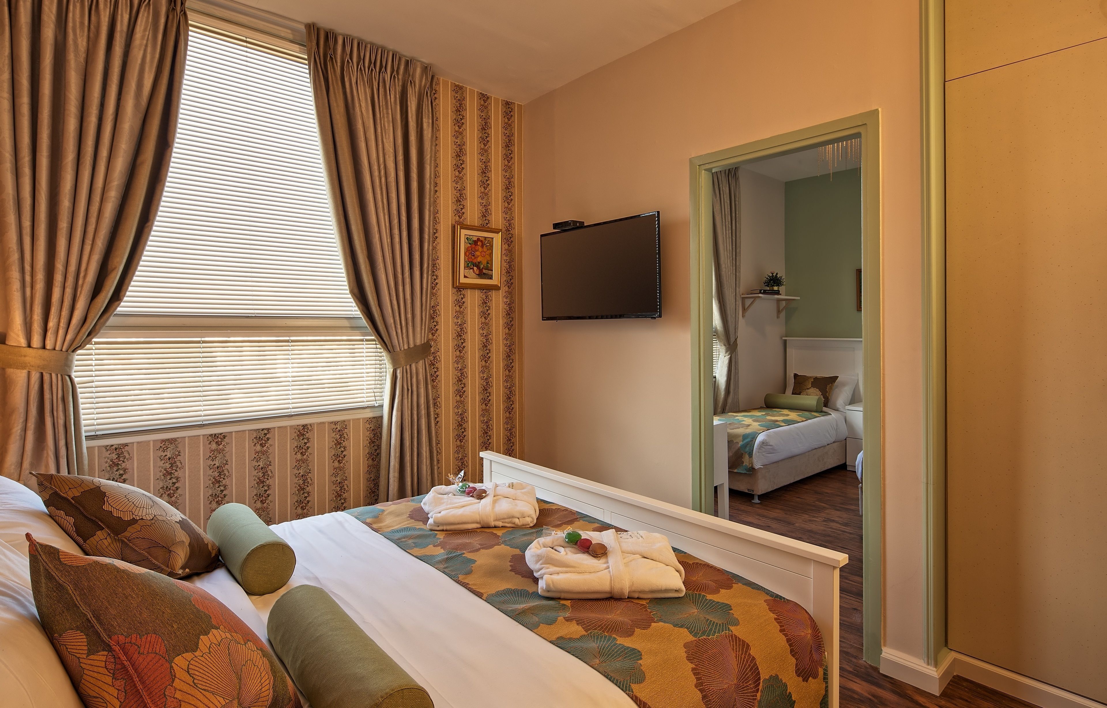 Minibar, in-room safe, desk, soundproofing