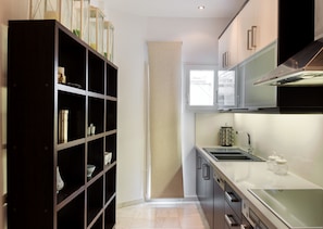 Apartment, 2 Bedrooms | Private kitchen | Full-size fridge, oven, stovetop, dishwasher
