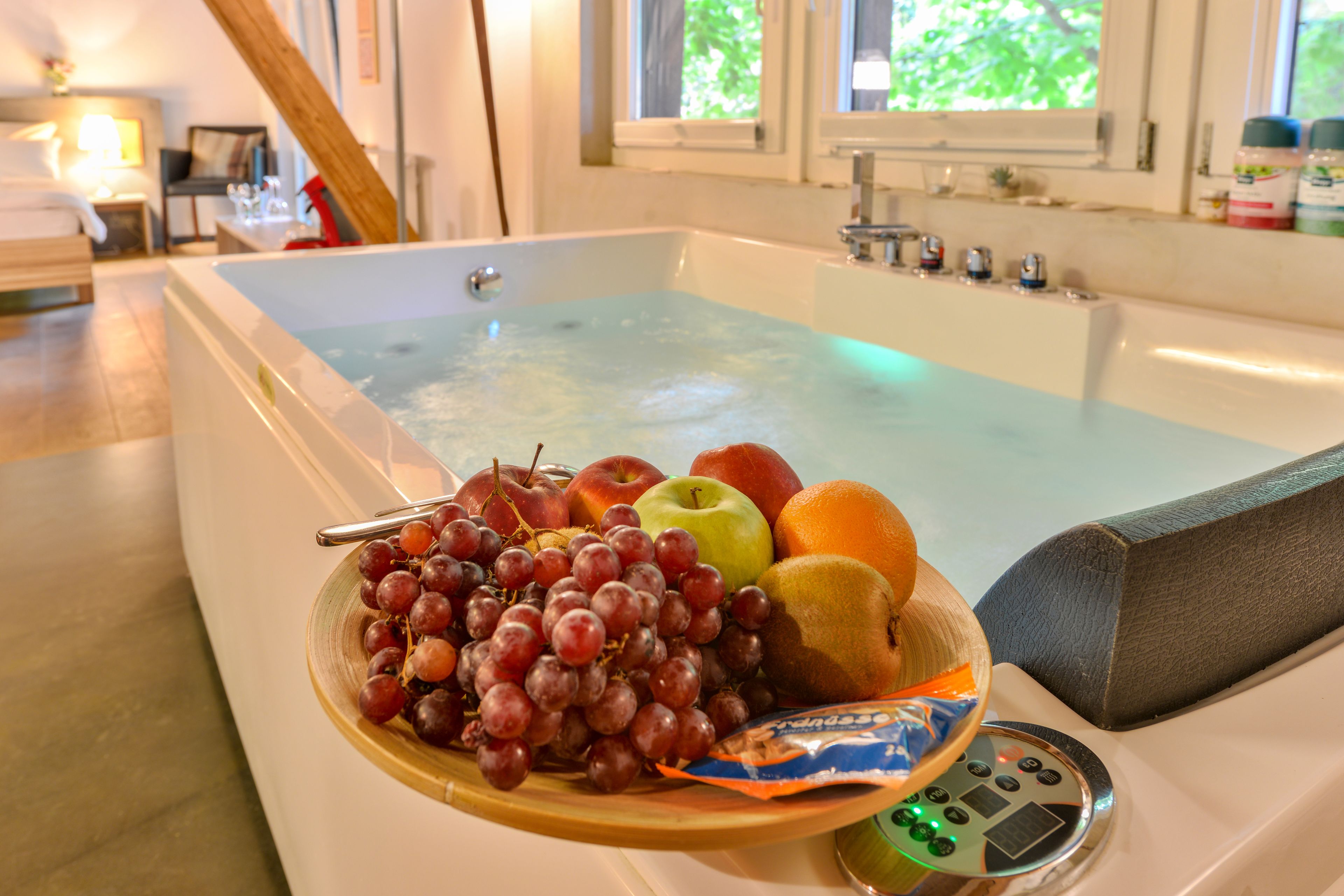 superior double room, jetted tub | bathroom amenities | shower, free toiletries, hair dryer, towels