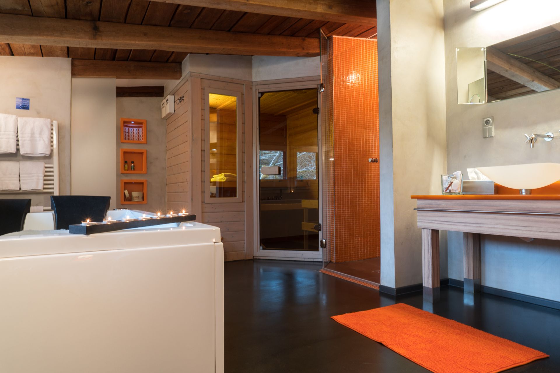 superior double room, jetted tub | hypo-allergenic bedding, individually decorated, individually furnished