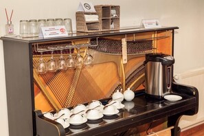 Daily continental breakfast (GEL 16 per person)