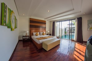 Egyptian cotton sheets, premium bedding, in-room safe - Villa Uma Girasole (Canggu)