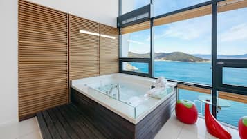 Duplex Spa | Badezimmer | Dusche, kostenlose Toilettenartikel, Haartrockner