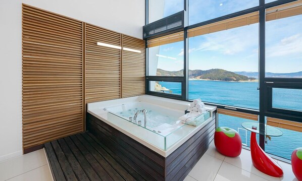 Duplex Spa | Bathroom