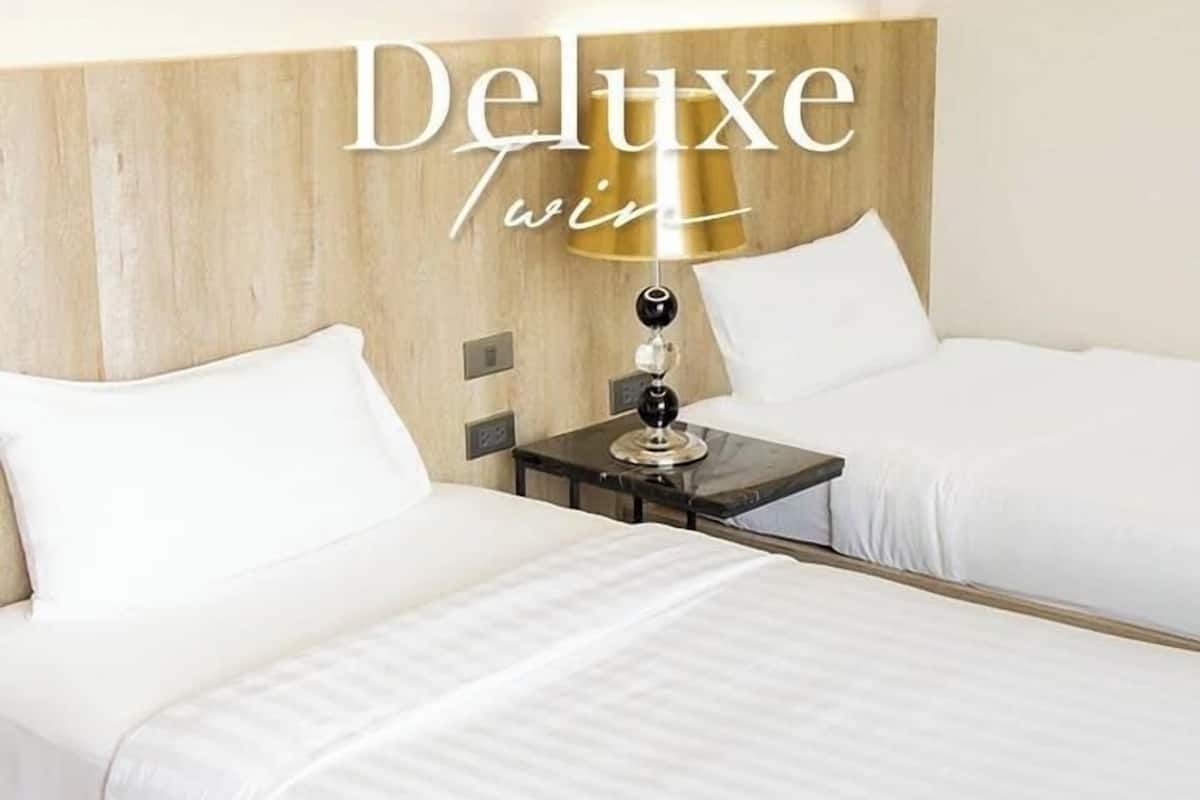Deluxe Twin Room | WiFi (free), bed sheets