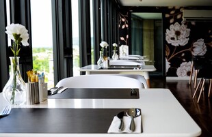 朝食 (ビュッフェ)、毎日提供 (1 名様 150 THB)