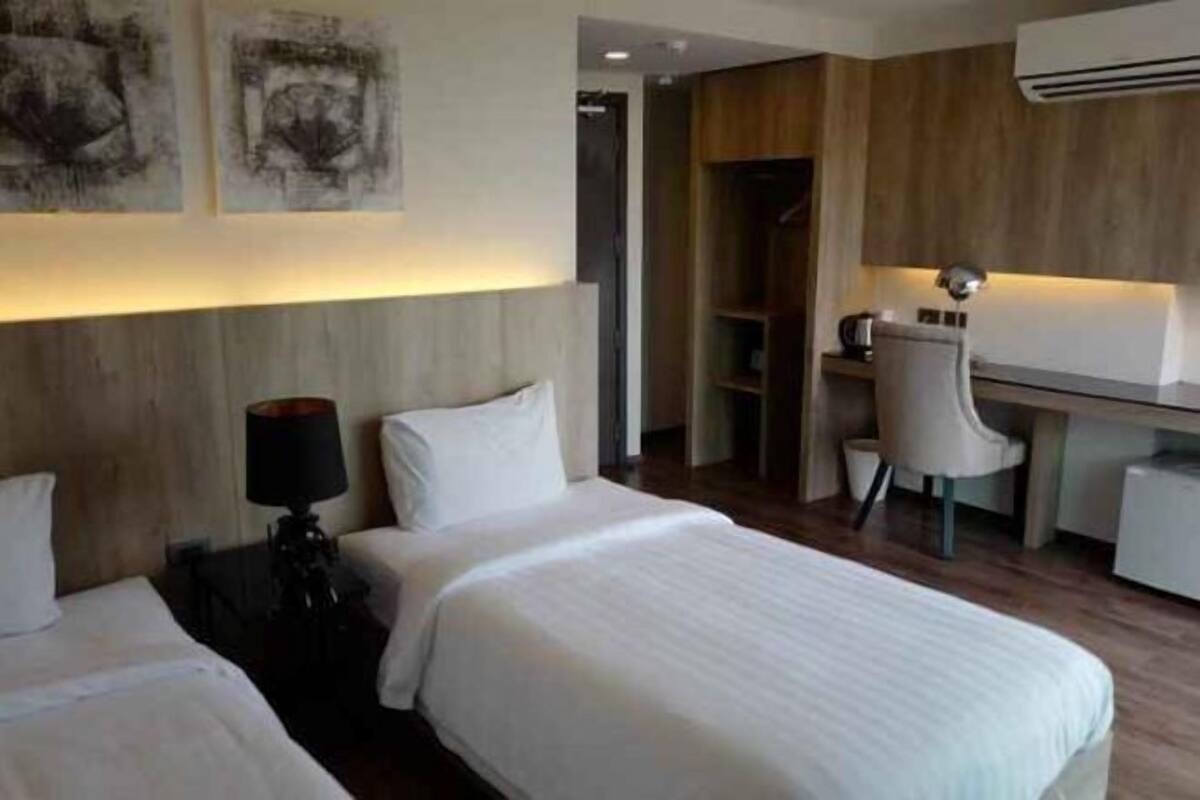 Free WiFi, bed sheets
