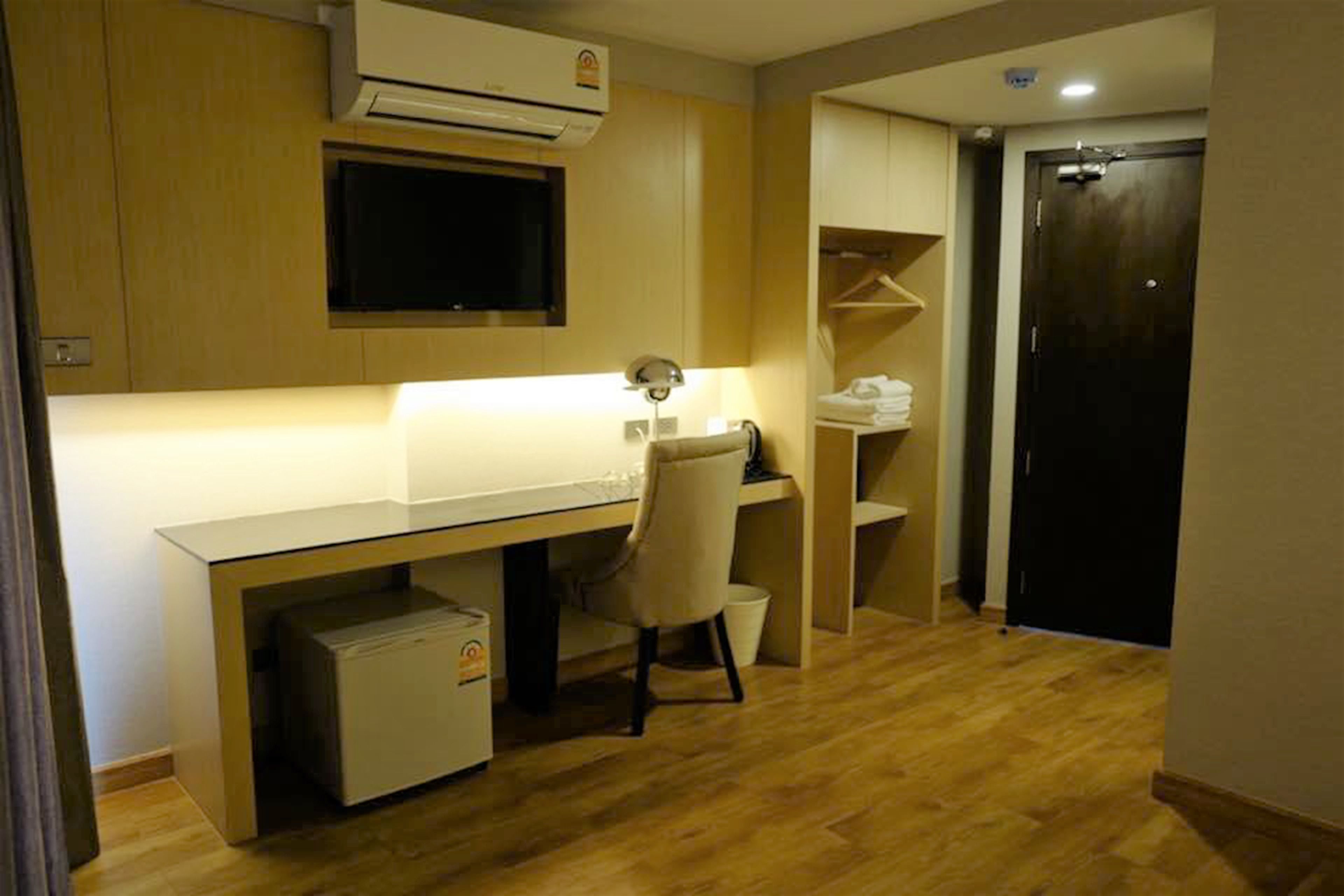 deluxe twin room | room amenity