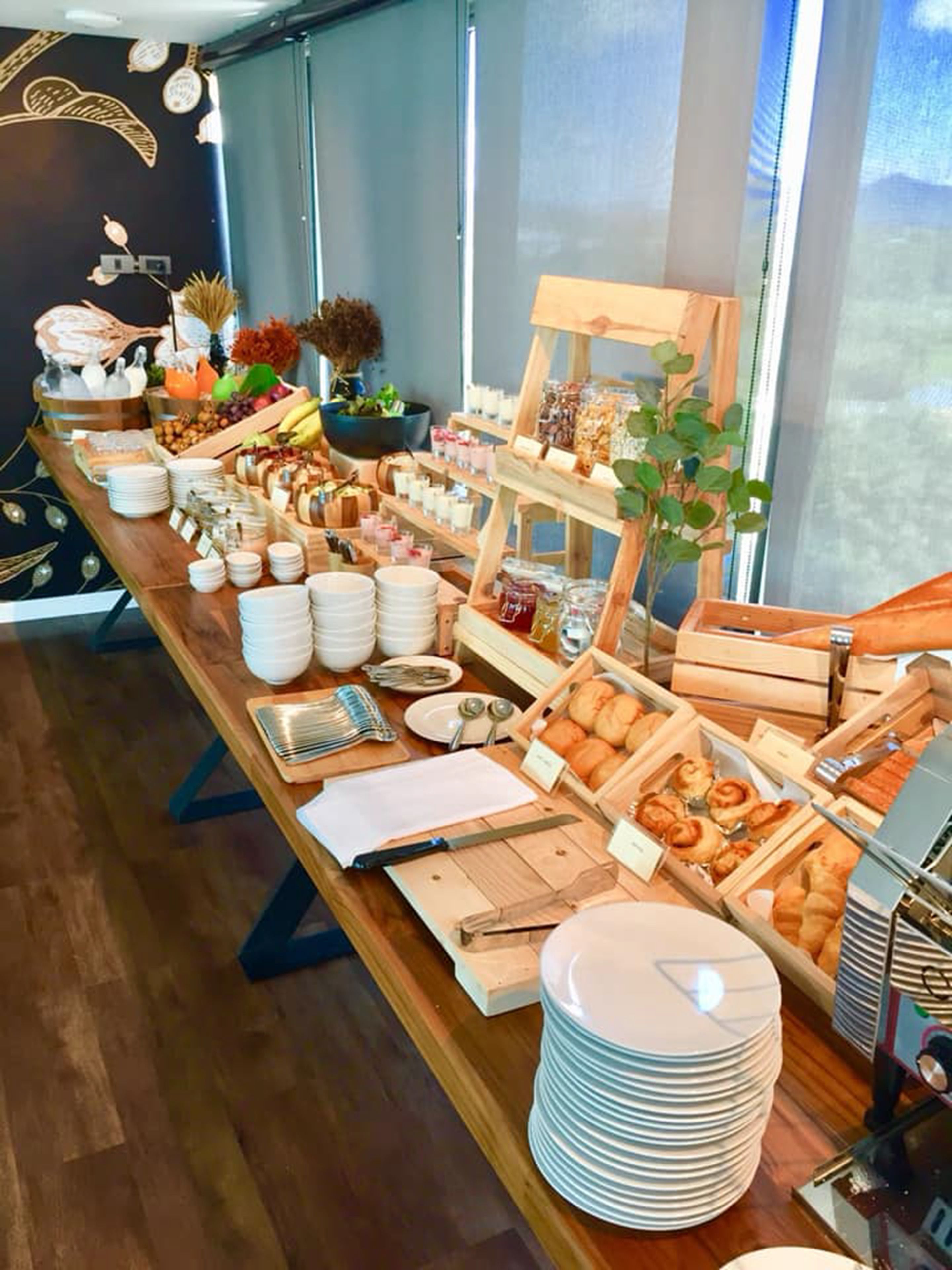 daily buffet breakfast (thb 150 per person)