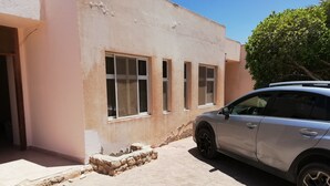Free self parking - Sea front Chalet- Romance (Ataqah)