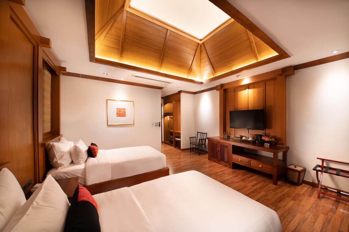 Superior Twin Room (with Air Purifier) | Premium bedding, Select Comfort beds, free minibar items, in-room safe