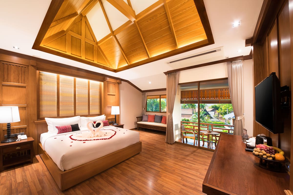 Deluxe Double Room, Balcony (with Air Purifier) | Premium bedding, Select Comfort beds, free minibar items, in-room safe