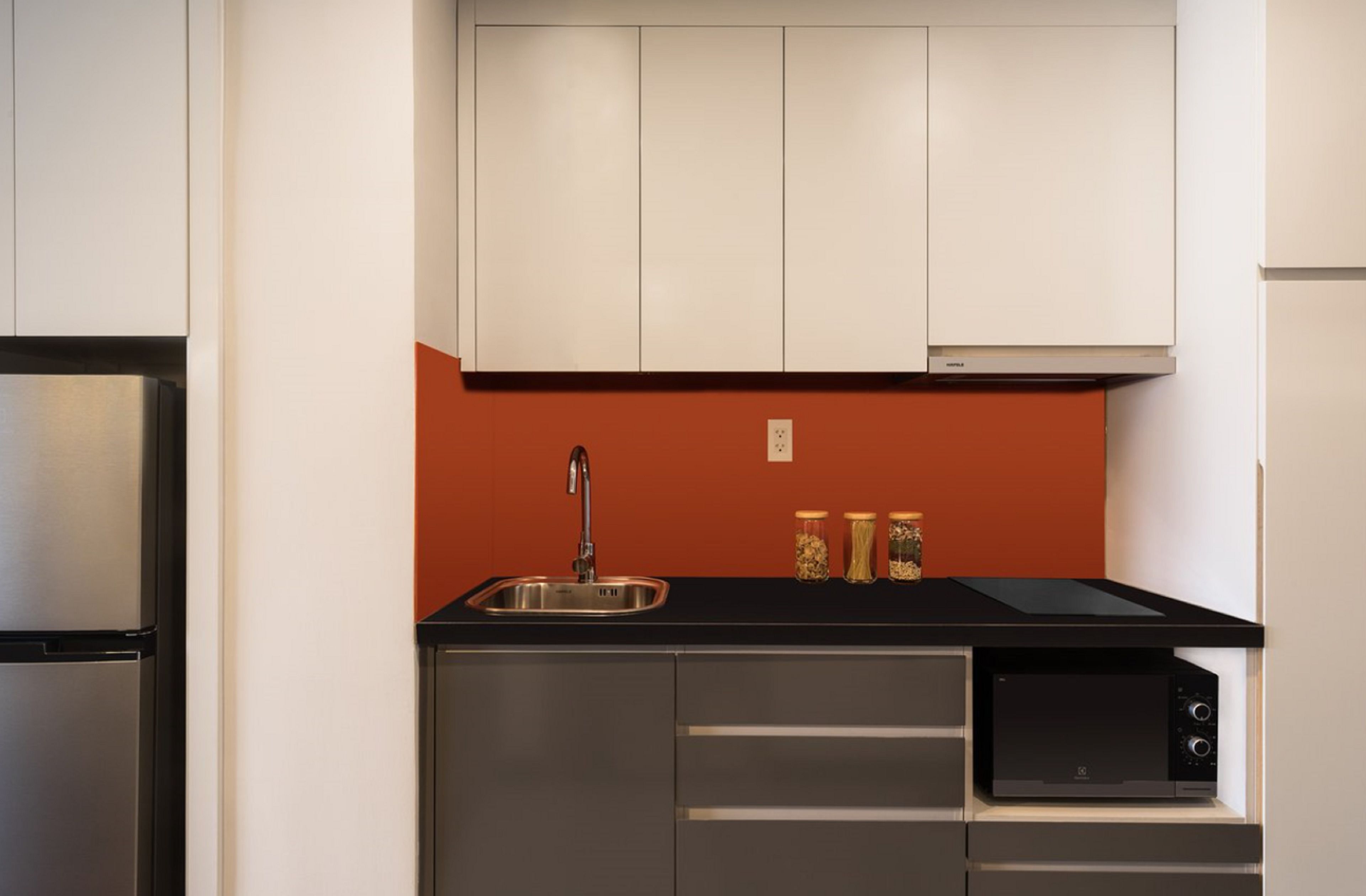 full-sized fridge, microwave, oven, electric kettle