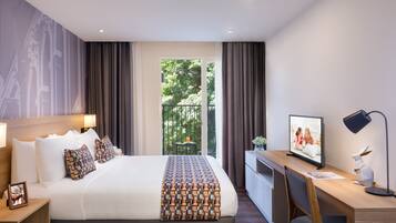 Executive Apartment, 1 Bedroom | Premium bedding, in-room safe, desk, iron/ironing board