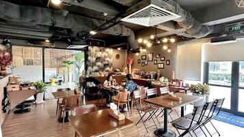 Tägliches kontinentales Frühstück (204120 VND pro Person)