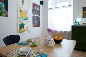 Dining - Apartment suite, downtown, near Hundertwasserhaus 2 rooms (Wien)