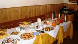 Desayuno bufé gratuito y diario