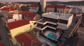 Konaklama yerinin ön cephesi