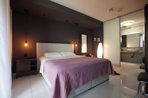 Superior Apartment with Pool View | In-room dining - Basic Mansion (Sibenik)