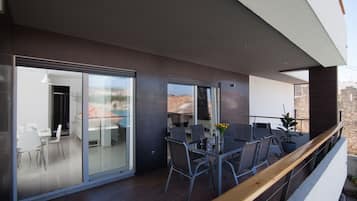 Two-Bedroom Apartment with Sea View and Balcony | Terrace/patio