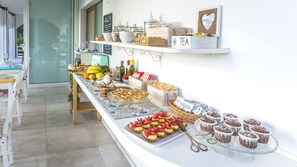 Desayuno bufé gratuito y diario