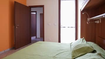 Iron/ironing board, WiFi