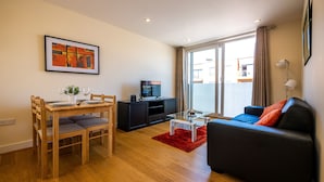 Living area - Stunning Reading Apartment (Reading)