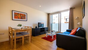 Apartment, 1 Bedroom, Kitchen | Living area | Flat-screen TV - Stunning Reading Apartment (Reading)