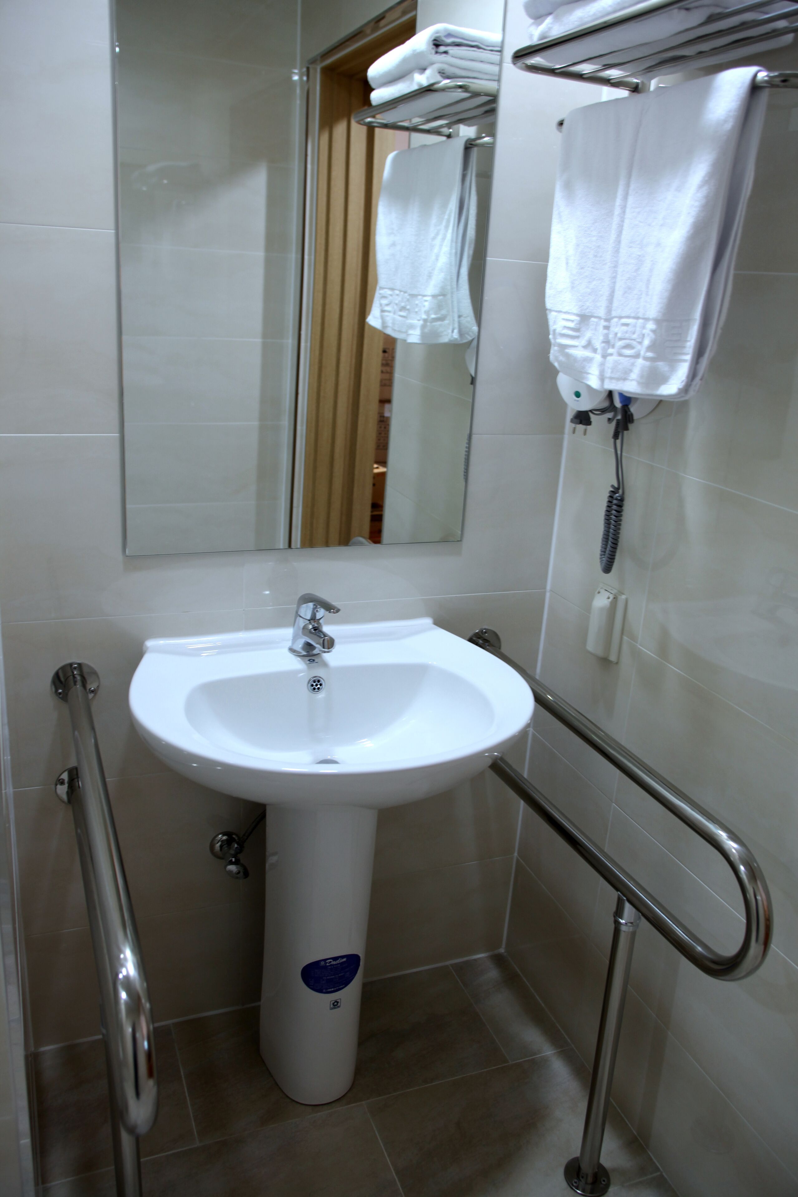 korean ondol room | soundproofing, free wifi, wheelchair access