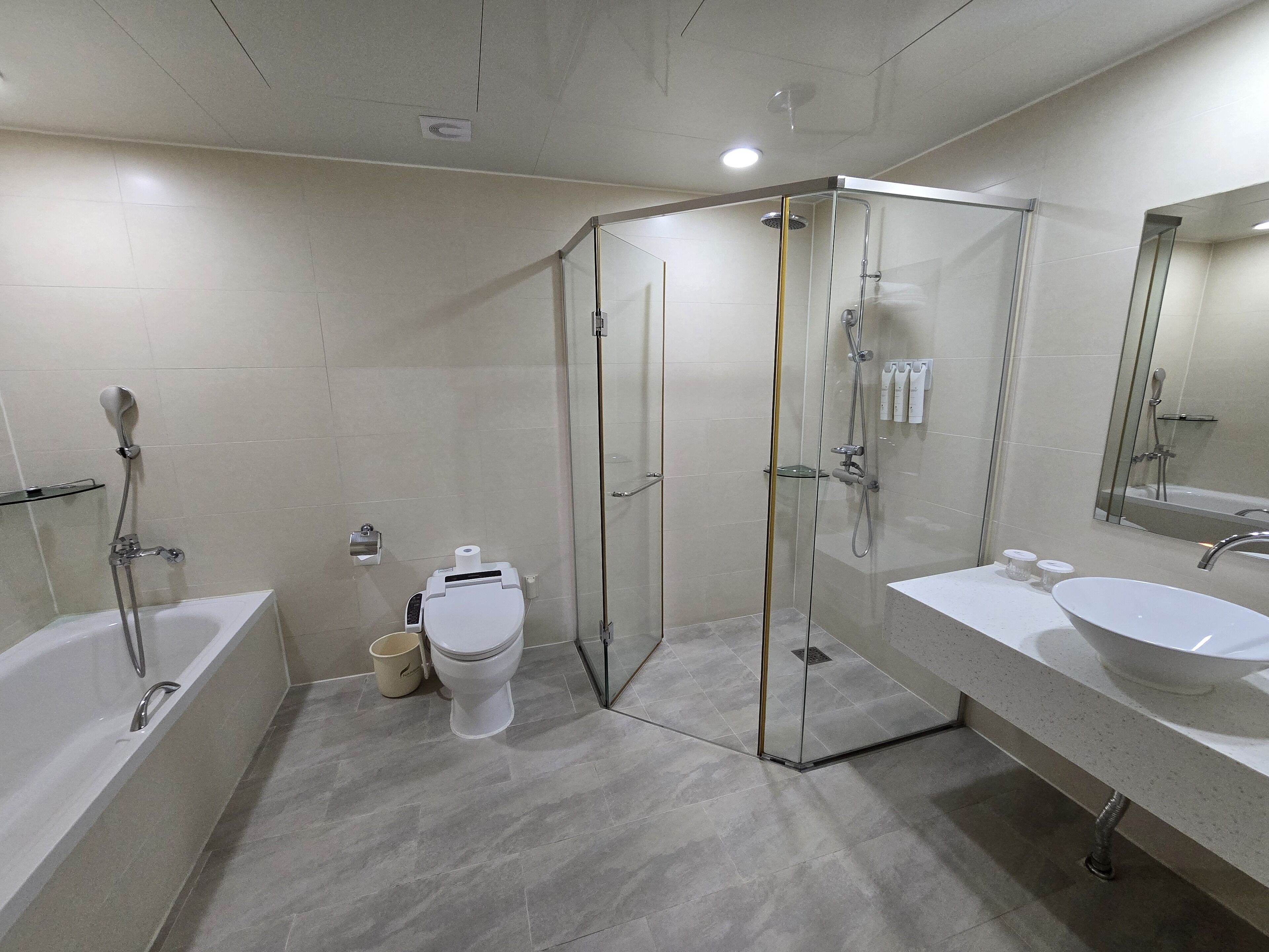 royal suite | bathroom | hair dryer, bathrobes, slippers, bidet