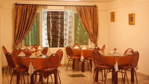Restaurant - HOTEL RADIANCE (Mombasa)