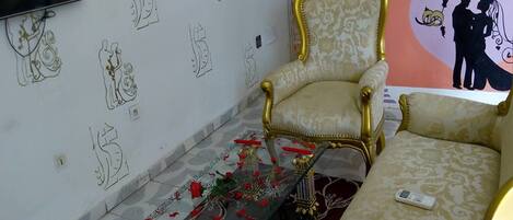 Suite estàndard, 1 llit de matrimoni, no fumadors | Roba de llit d'alta qualitat i decoració individual