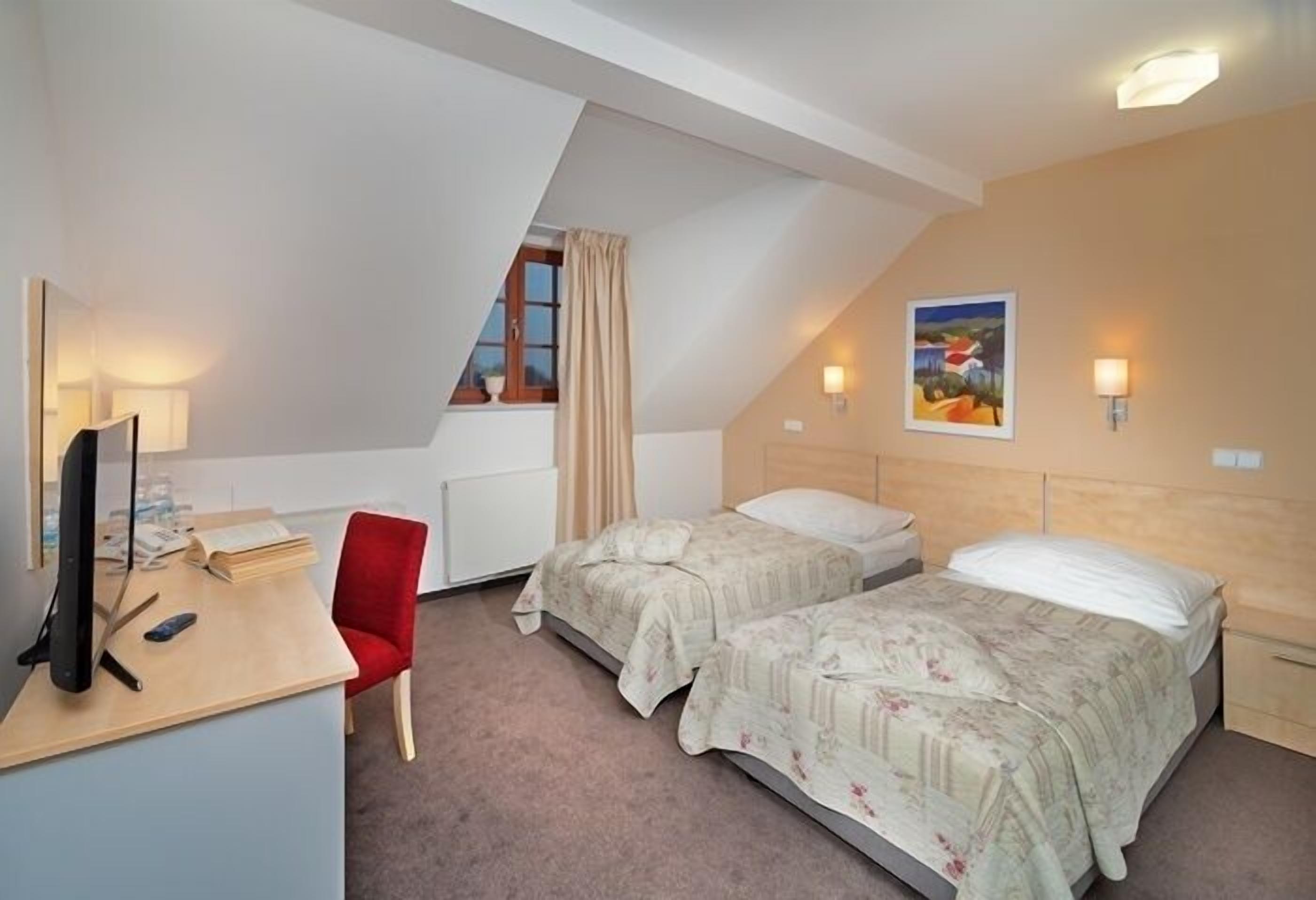 1 bedroom, in-room safe, desk, laptop workspace