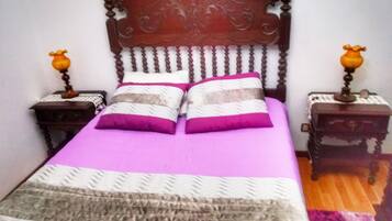 Phòng đôi, phòng tắm dùng chung | Bàn, màn/rèm cản sáng, truy cập Internet không dây miễn phí