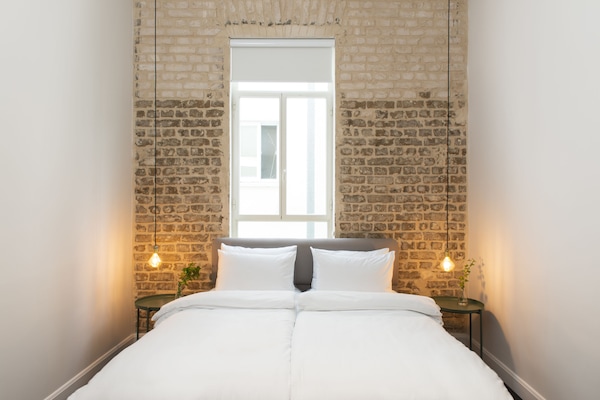 Business Double or Twin Room No. 5 | 5 dormitorios, ropa de cama de alta calidad, decoración individual