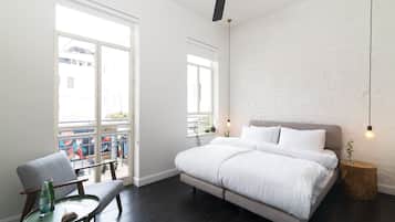 Design-Zimmer, Balkon, Stadtblick