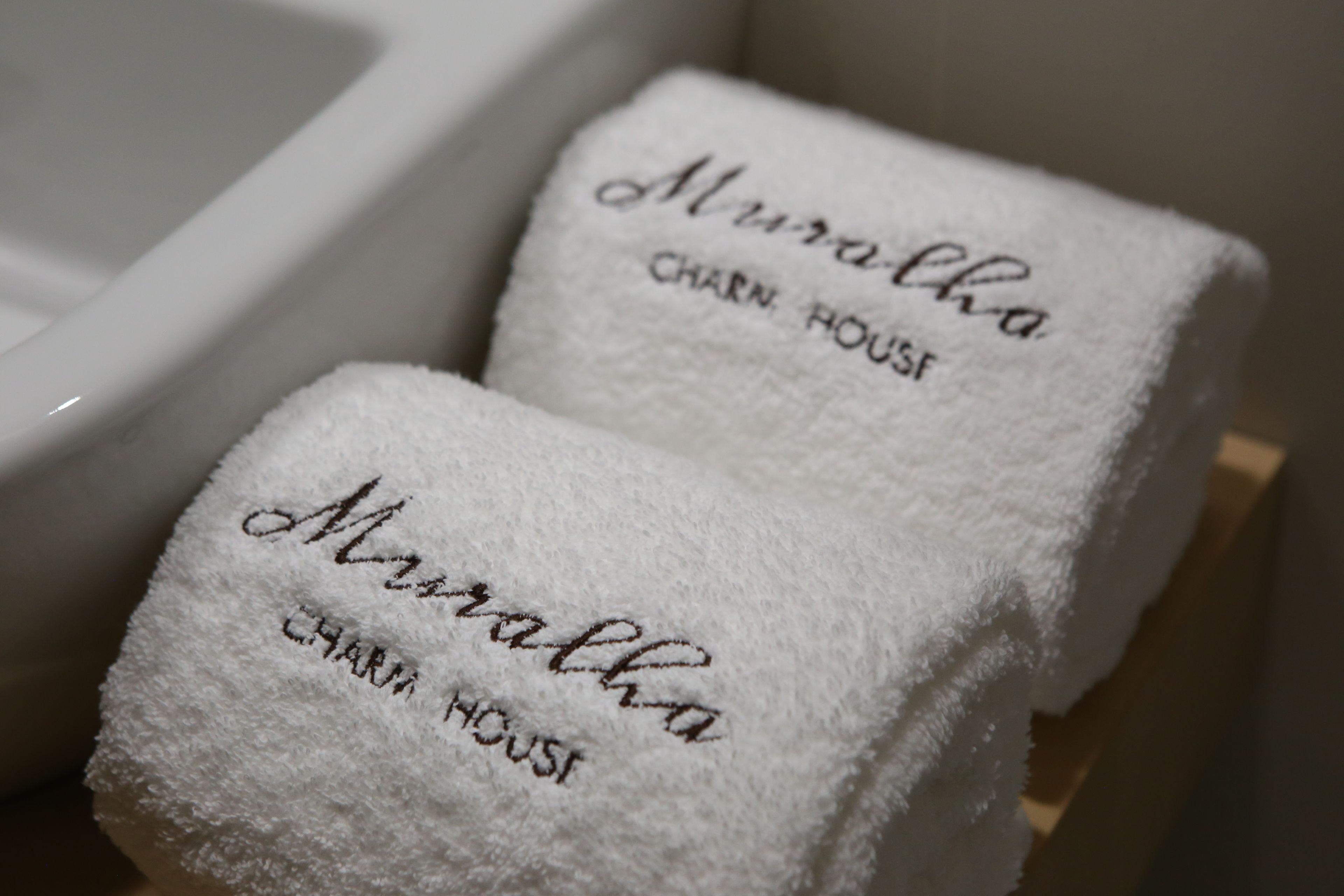 Foto - Muralha Charm House