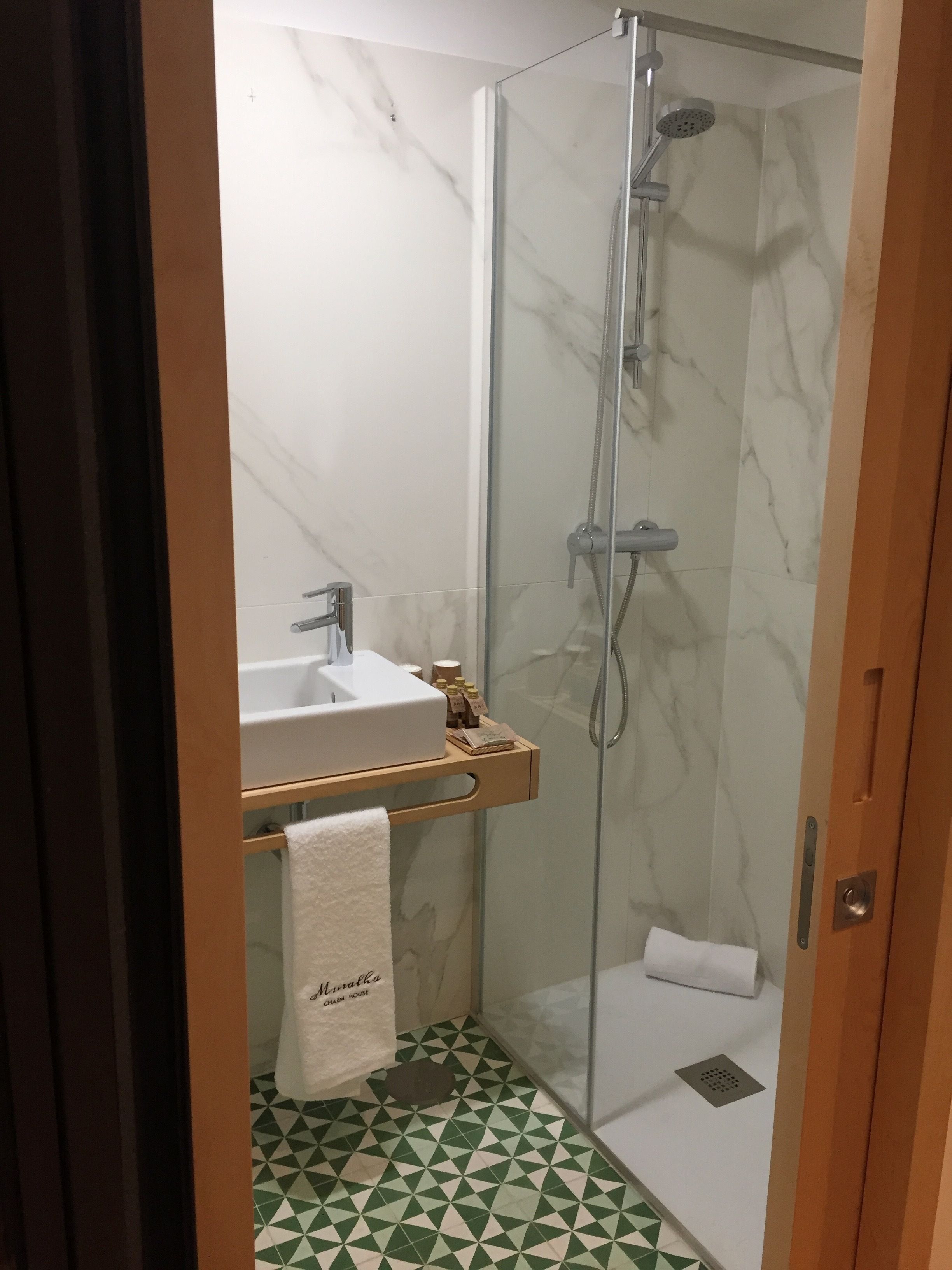 Foto - Muralha Charm House