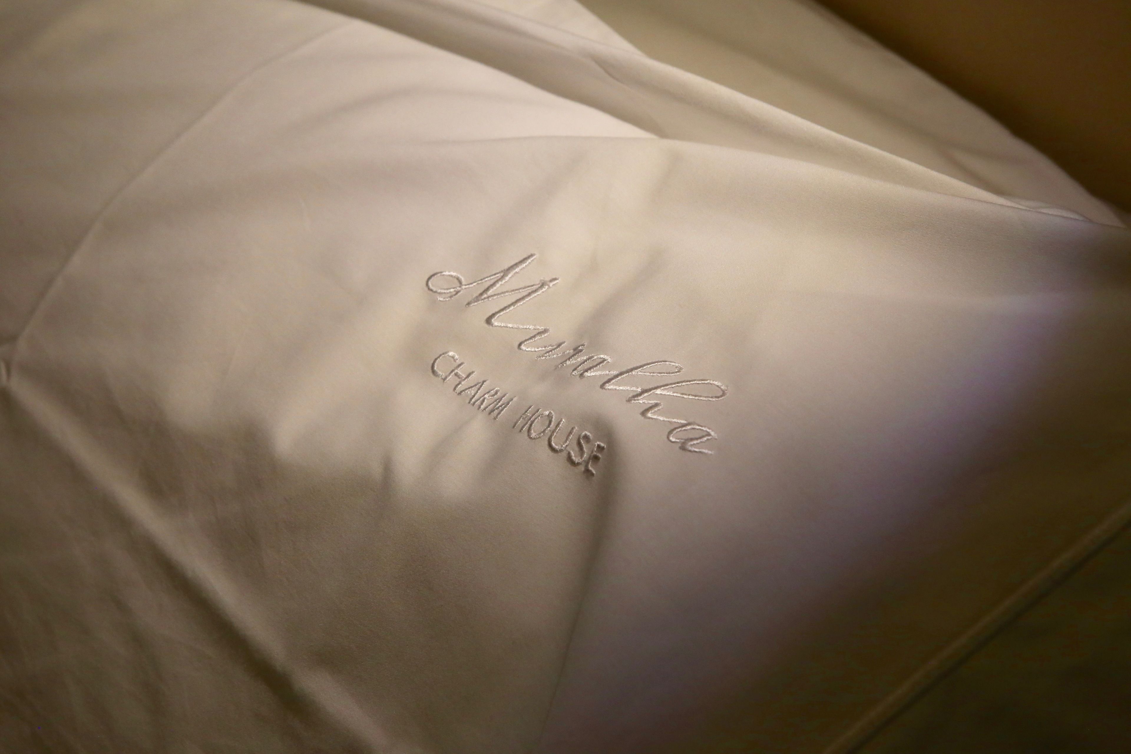 Foto - Muralha Charm House