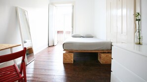 Tweepersoonskamer, gemeenschappelijke badkamer | Een strijkplank/strijkijzer, gratis wifi, beddengoed