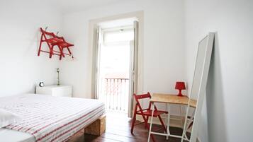 Superior Room, Shared Bathroom | Iron/ironing board, free WiFi, bed sheets