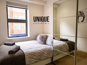 Luxury Apartment, 2 Bedrooms, Non Smoking | 2 bedrooms, Egyptian cotton sheets, premium bedding, free WiFi