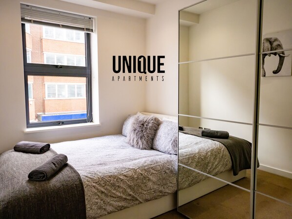 Luxury Apartment, 2 Bedrooms, Non Smoking | 2 bedrooms, Egyptian cotton sheets, premium bedding, free WiFi - Luxury Reading Apartment (Reading)