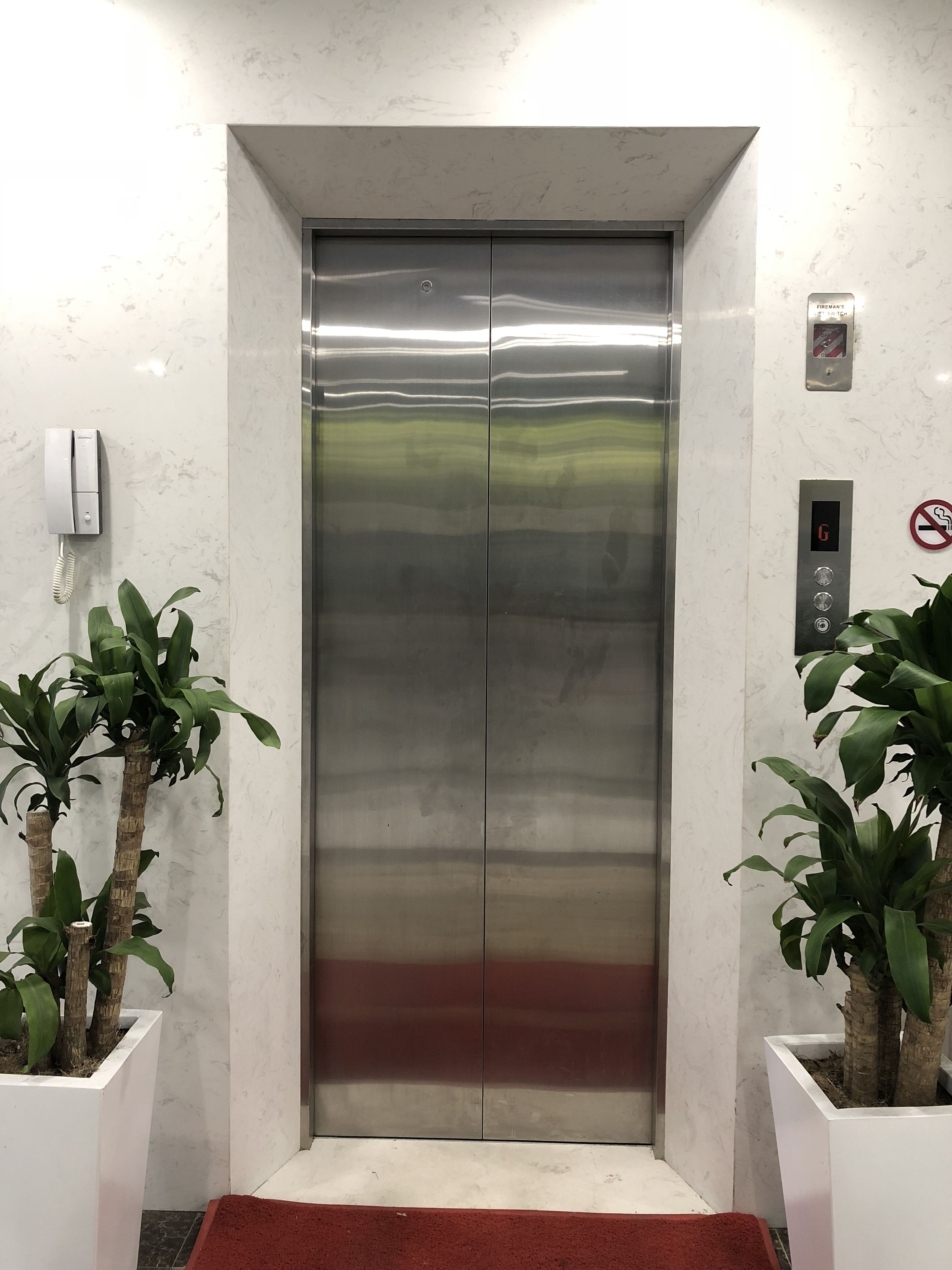 المنشأة من الداخل