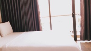 VIP Balcony Room  | Minibar, blackout curtains, free WiFi, bed sheets - Nam Phuong Hotel (Nha Trang)