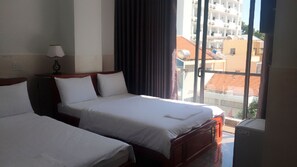 Minibar, blackout curtains, free WiFi, bed sheets - Nam Phuong Hotel (Nha Trang)